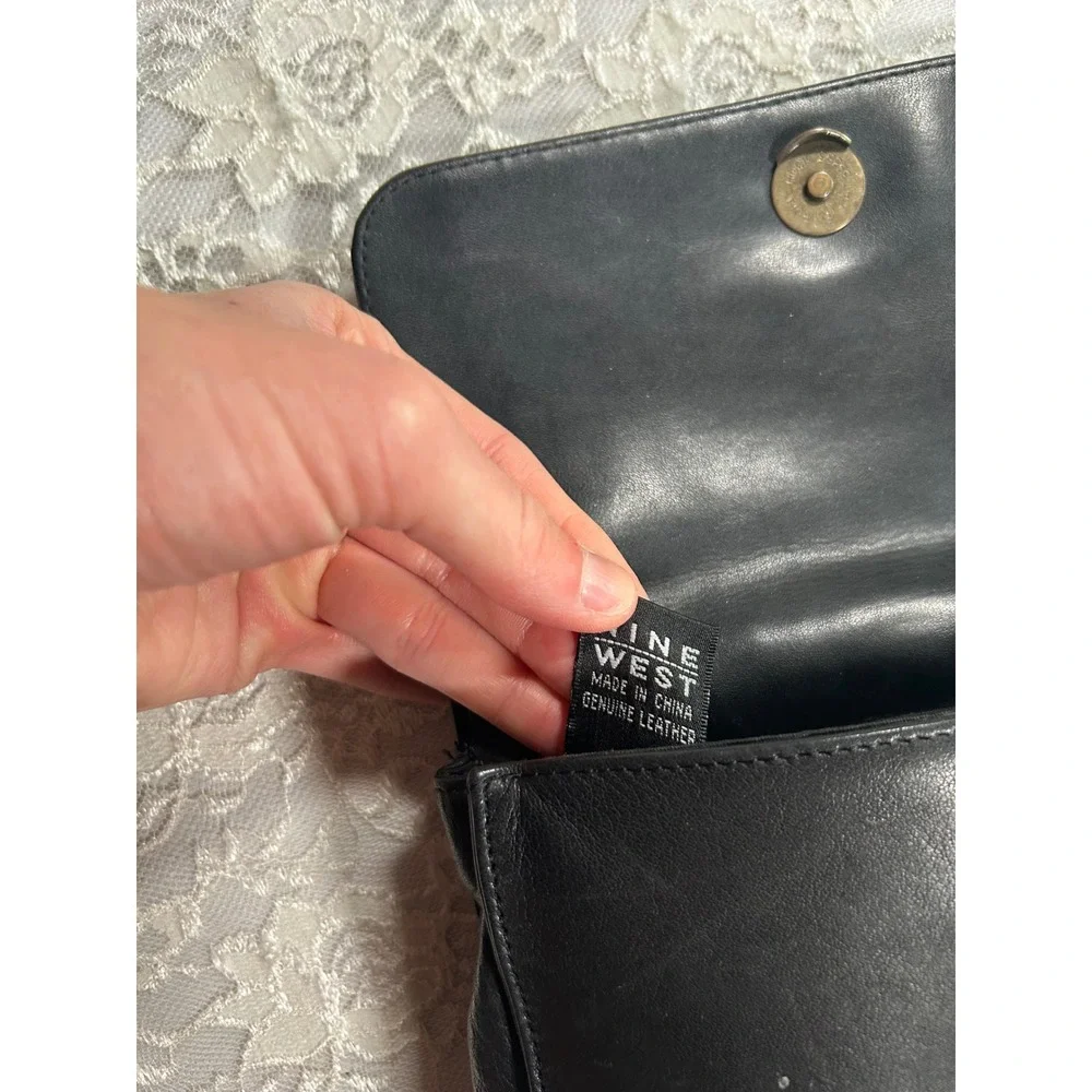 Nine West Black Leather Crossbody Bag 90s Minimalist Sleek Old Money Y2K